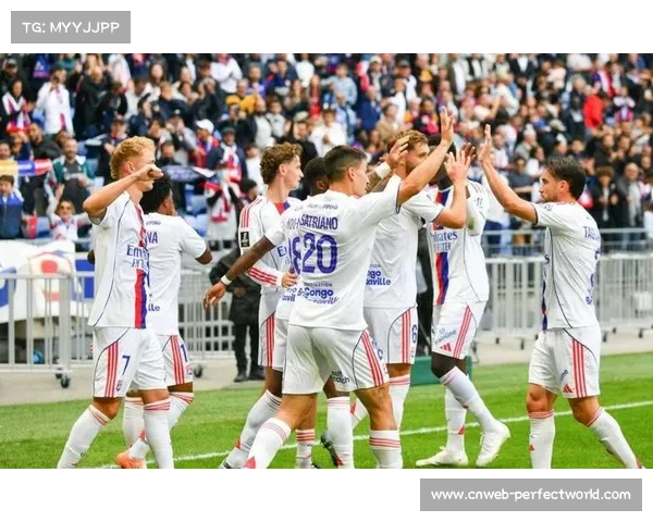 里昂控球率70%难破门，萨特里亚诺屡失良机