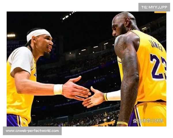 湖人105-99击败勇士，詹姆斯20+7+10全能表现，肯纳德首秀10分